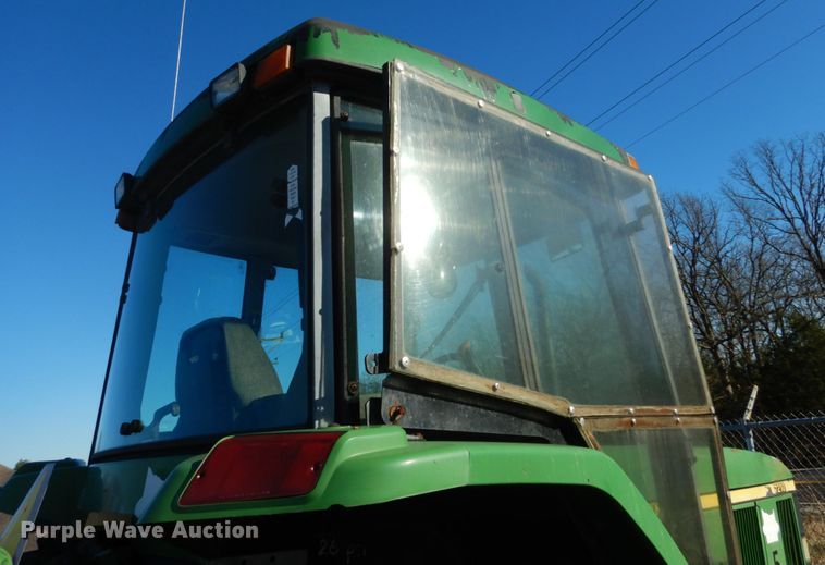 image for item GC9433 2000 John Deere 7210 tractor