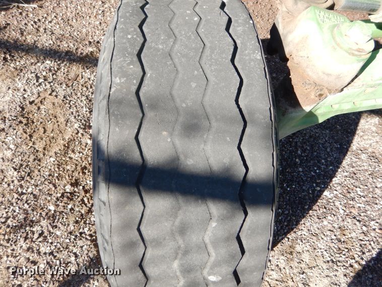 image for item GC9433 2000 John Deere 7210 tractor