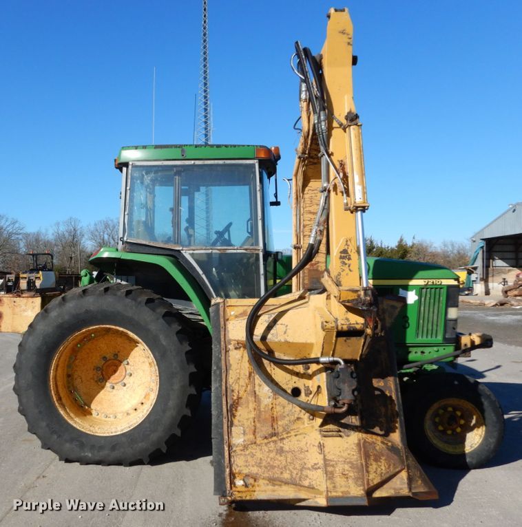 image for item GC9434 2000 John Deere 7210 tractor