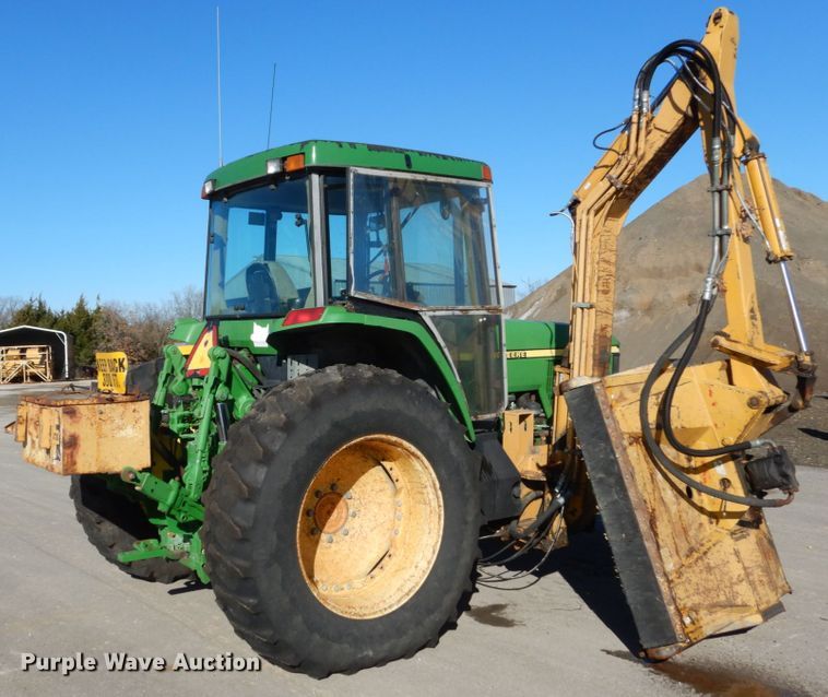 image for item GC9434 2000 John Deere 7210 tractor