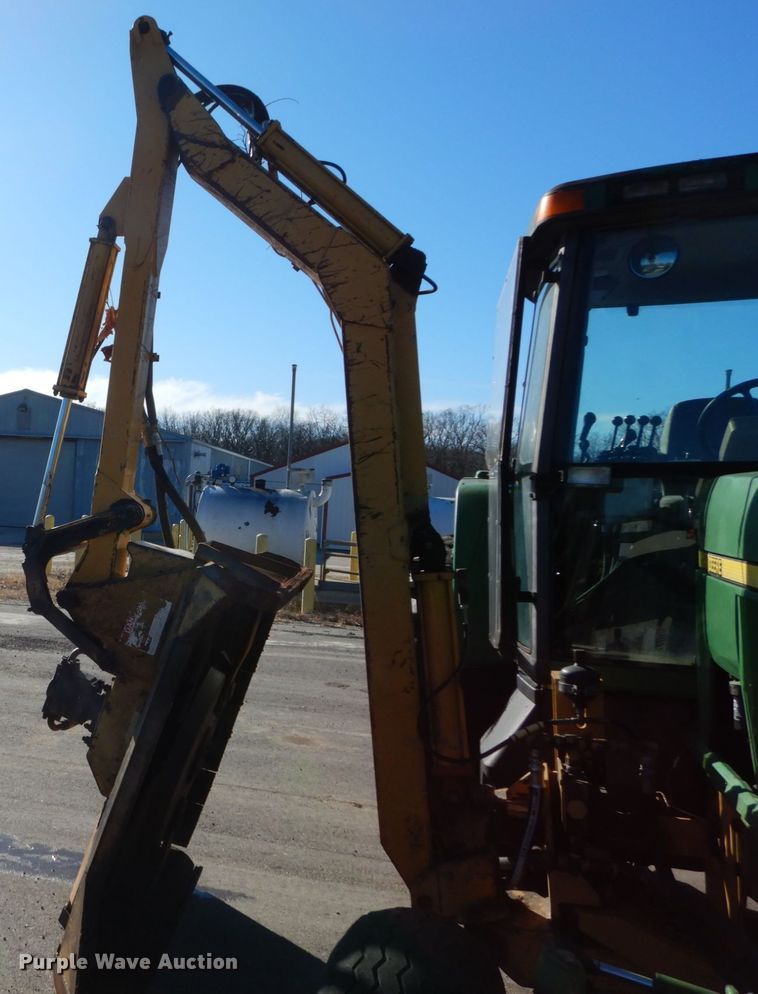 image for item GC9434 2000 John Deere 7210 tractor