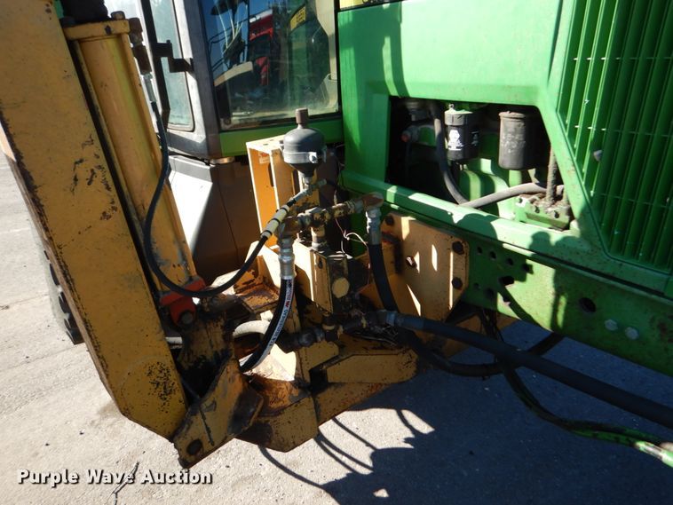 image for item GC9434 2000 John Deere 7210 tractor