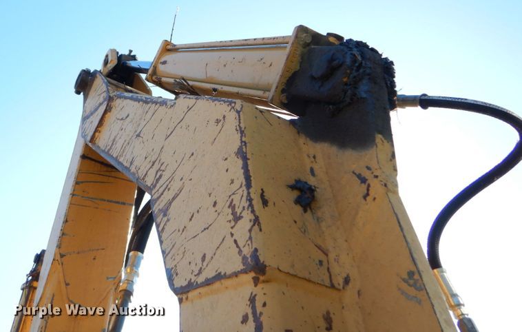 image for item GC9434 2000 John Deere 7210 tractor