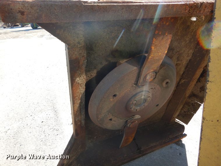 image for item GC9434 2000 John Deere 7210 tractor