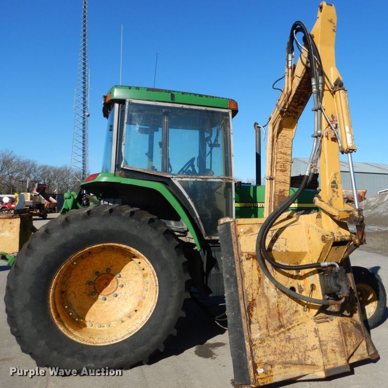 image for item GC9434 2000 John Deere 7210 tractor