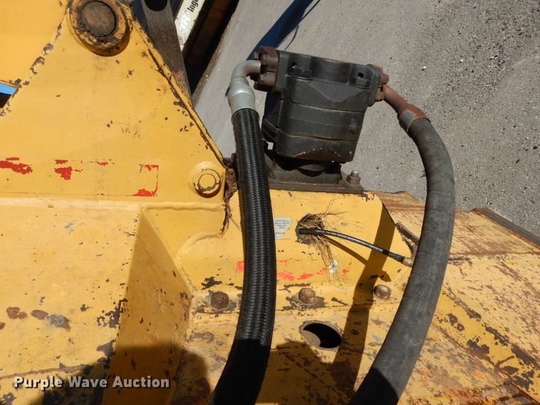 image for item GC9434 2000 John Deere 7210 tractor