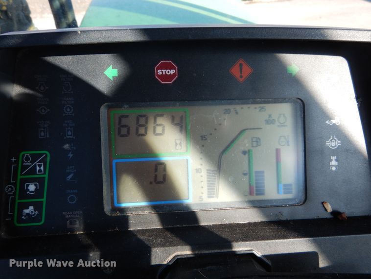 image for item GC9434 2000 John Deere 7210 tractor