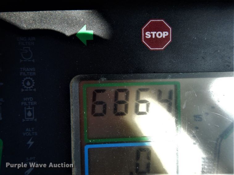 image for item GC9434 2000 John Deere 7210 tractor