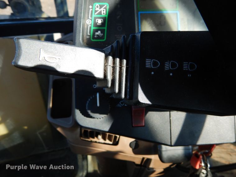 image for item GC9434 2000 John Deere 7210 tractor