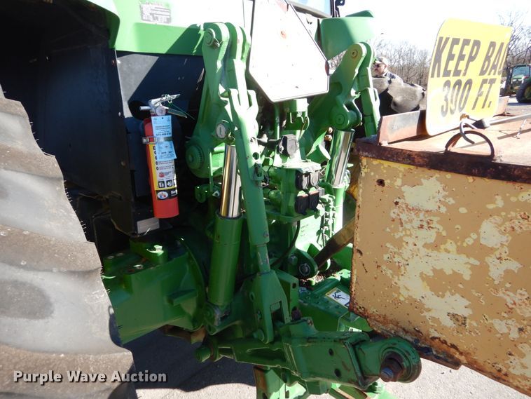 image for item GC9434 2000 John Deere 7210 tractor