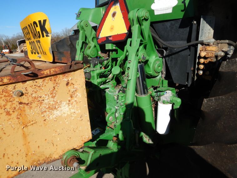 image for item GC9434 2000 John Deere 7210 tractor