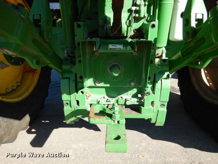 image for item GC9434 2000 John Deere 7210 tractor