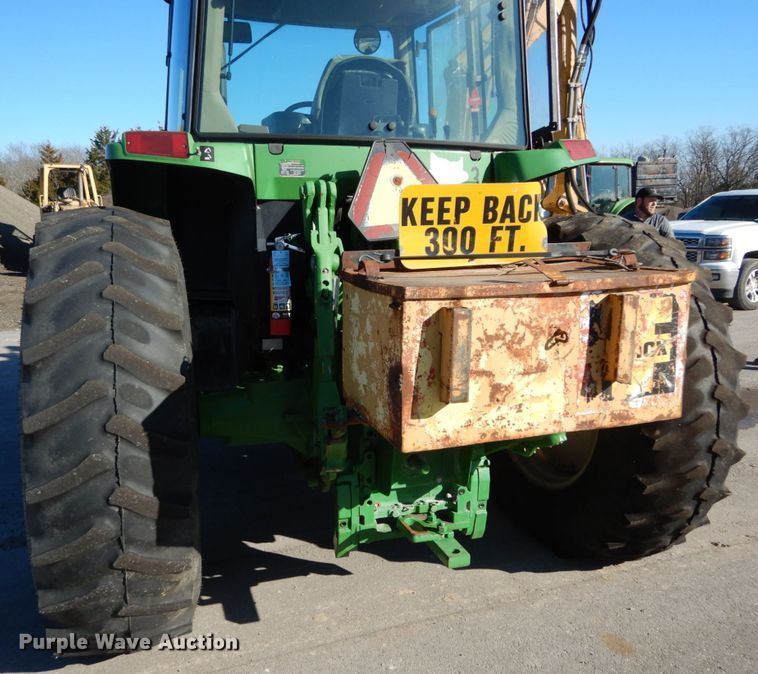 image for item GC9434 2000 John Deere 7210 tractor