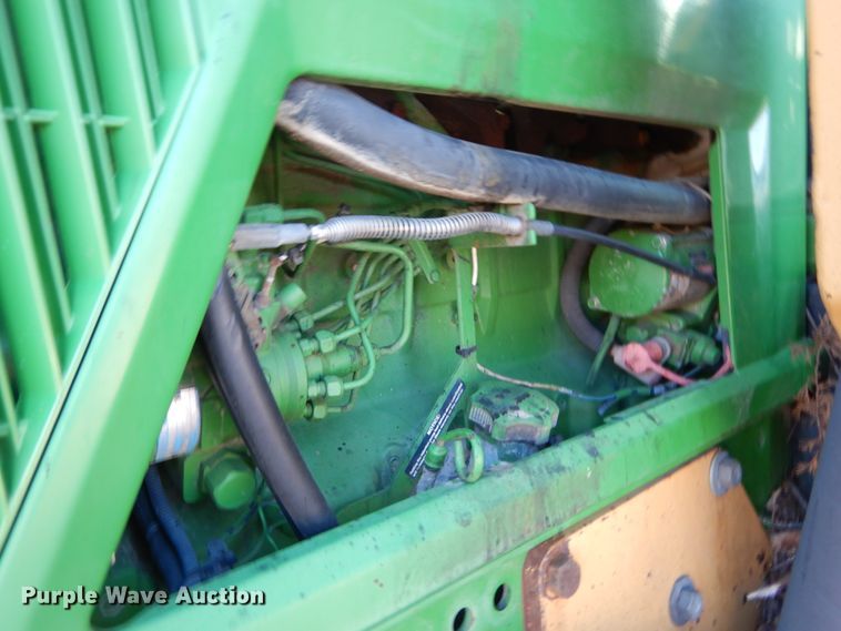 image for item GC9434 2000 John Deere 7210 tractor