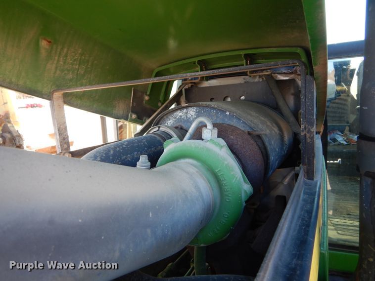 image for item GC9434 2000 John Deere 7210 tractor