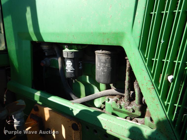 image for item GC9434 2000 John Deere 7210 tractor