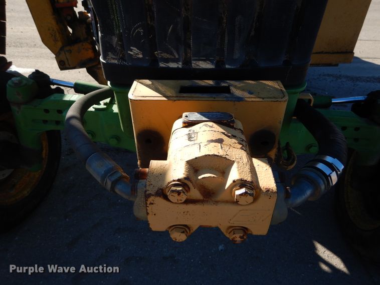 image for item GC9434 2000 John Deere 7210 tractor