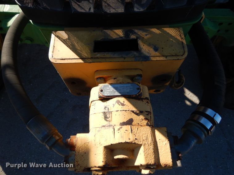 image for item GC9434 2000 John Deere 7210 tractor