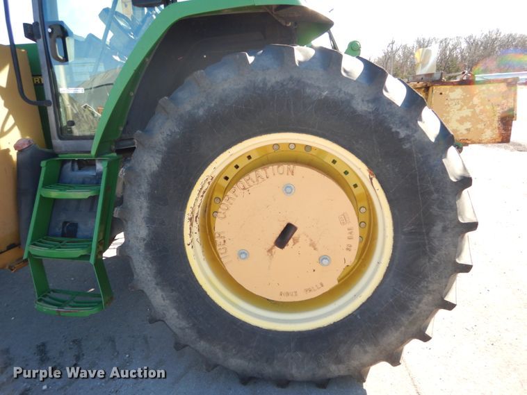 image for item GC9434 2000 John Deere 7210 tractor