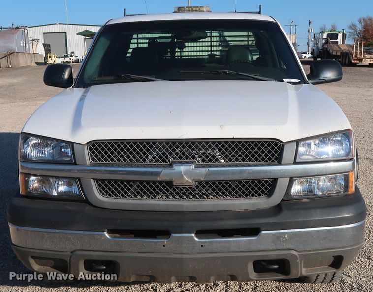 image for item GD9888 2004 Chevrolet Silverado 1500 Ext. Cab pickup truck