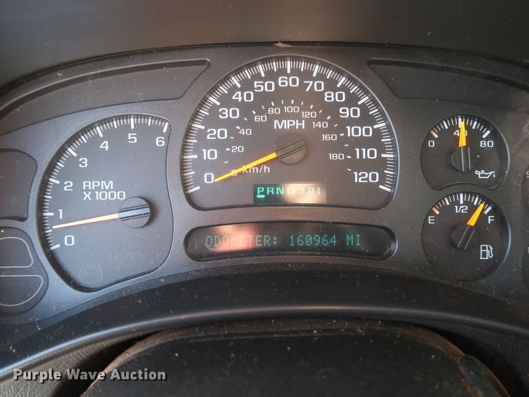 image for item GD9888 2004 Chevrolet Silverado 1500 Ext. Cab pickup truck