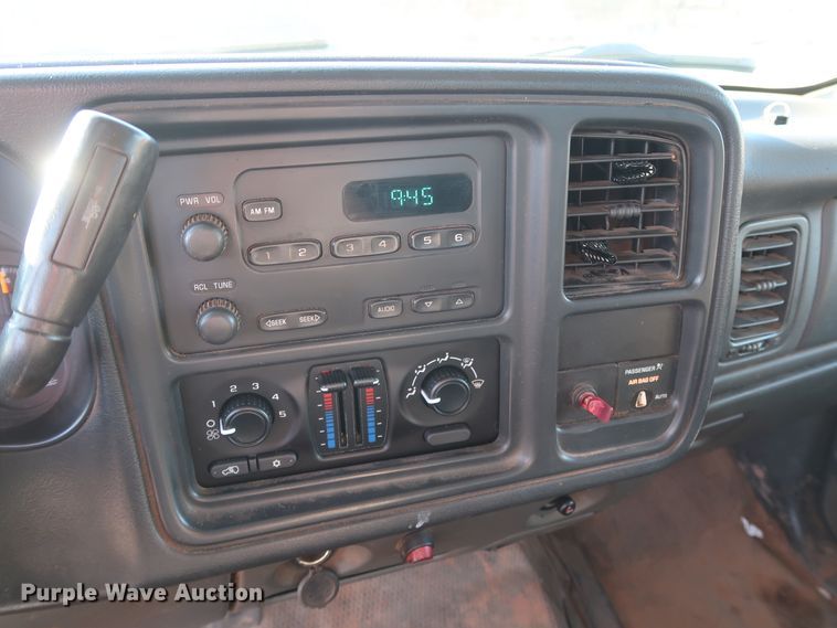 image for item GD9888 2004 Chevrolet Silverado 1500 Ext. Cab pickup truck