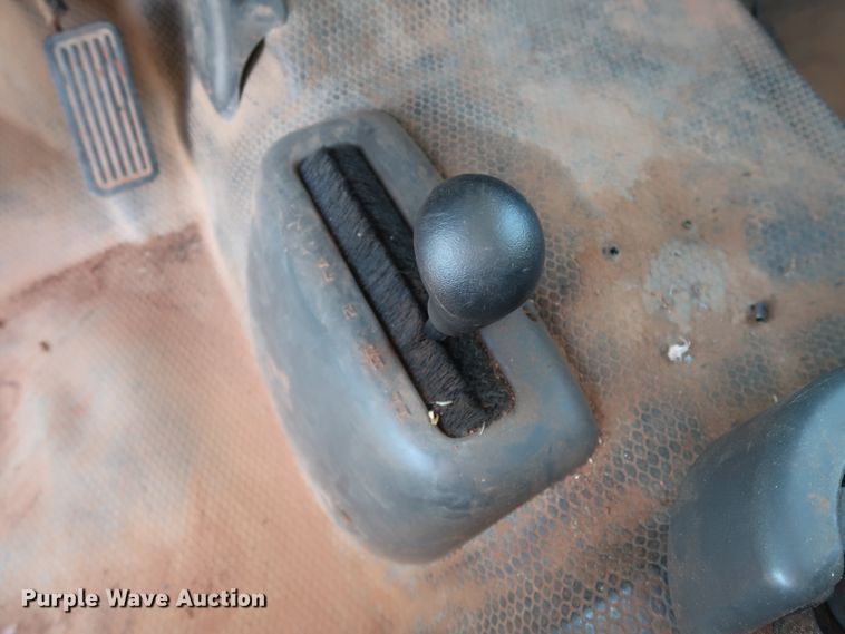 image for item GD9888 2004 Chevrolet Silverado 1500 Ext. Cab pickup truck