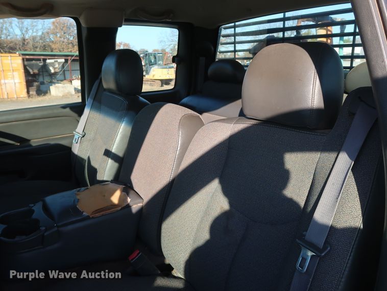 image for item GD9888 2004 Chevrolet Silverado 1500 Ext. Cab pickup truck