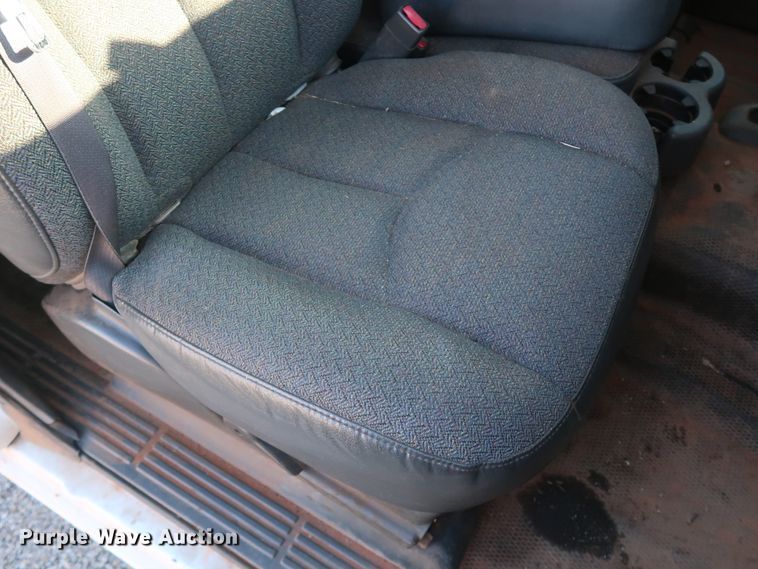 image for item GD9888 2004 Chevrolet Silverado 1500 Ext. Cab pickup truck