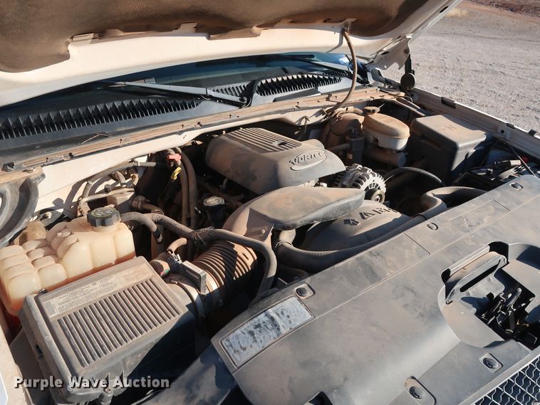 image for item GD9888 2004 Chevrolet Silverado 1500 Ext. Cab pickup truck