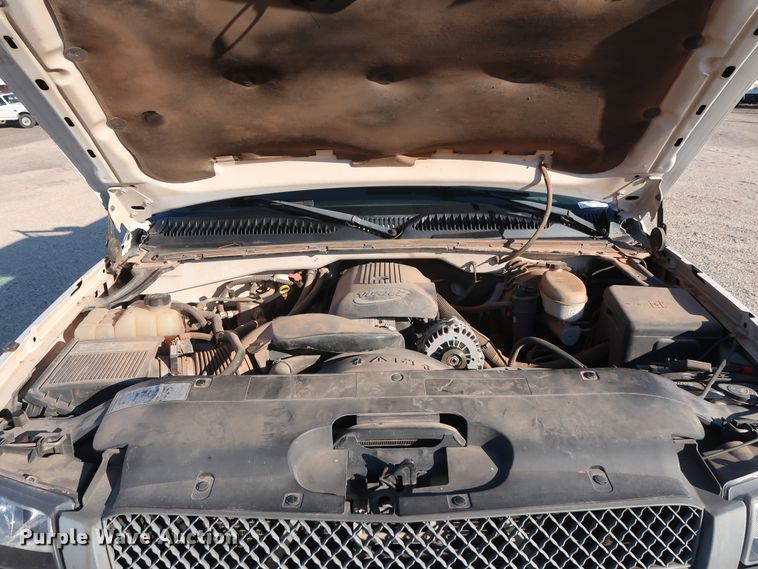 image for item GD9888 2004 Chevrolet Silverado 1500 Ext. Cab pickup truck