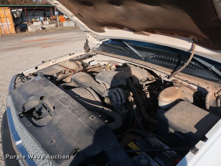 image for item GD9888 2004 Chevrolet Silverado 1500 Ext. Cab pickup truck