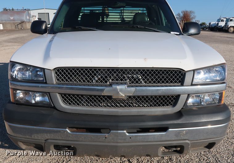 image for item GD9888 2004 Chevrolet Silverado 1500 Ext. Cab pickup truck