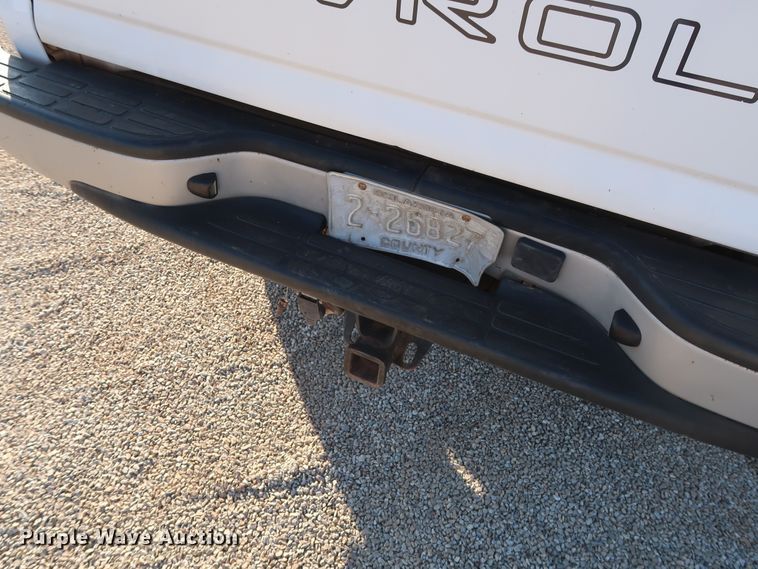 image for item GD9888 2004 Chevrolet Silverado 1500 Ext. Cab pickup truck