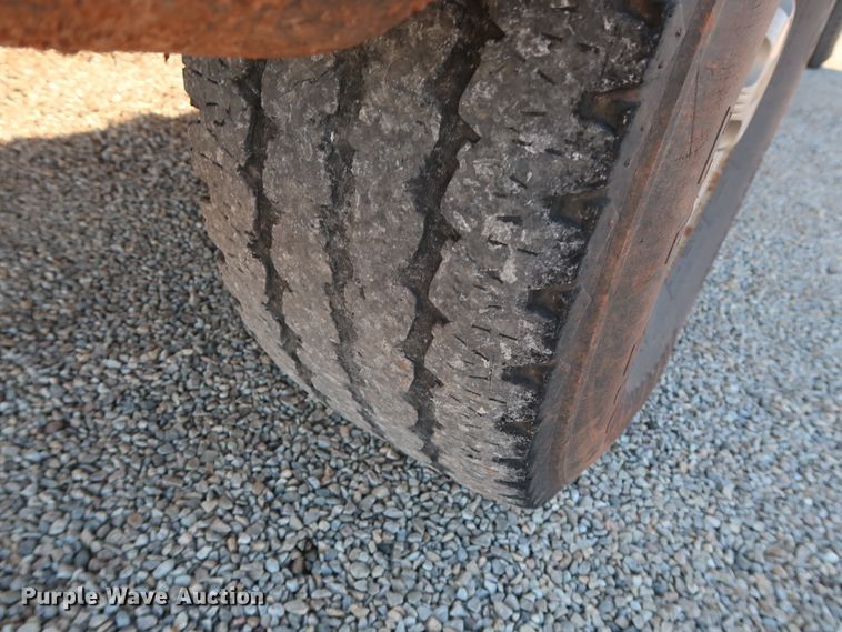 image for item GD9888 2004 Chevrolet Silverado 1500 Ext. Cab pickup truck