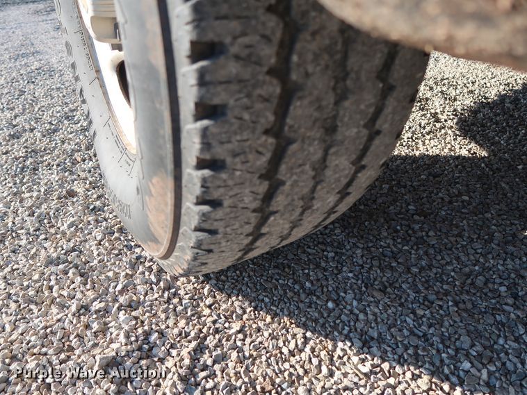 image for item GD9888 2004 Chevrolet Silverado 1500 Ext. Cab pickup truck