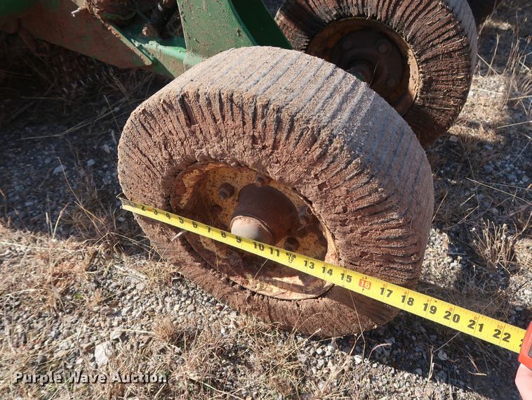 image for item GD9891 2003 John Deere CX15 rotary mower