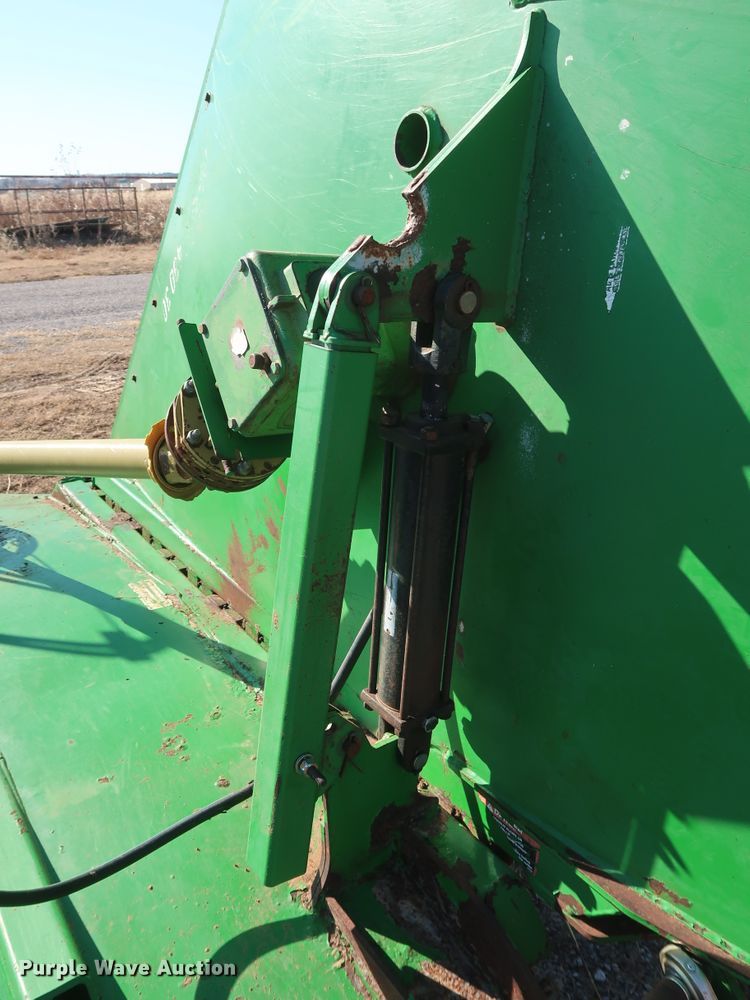 image for item GD9892 2003 John Deere CX15 rotary mower