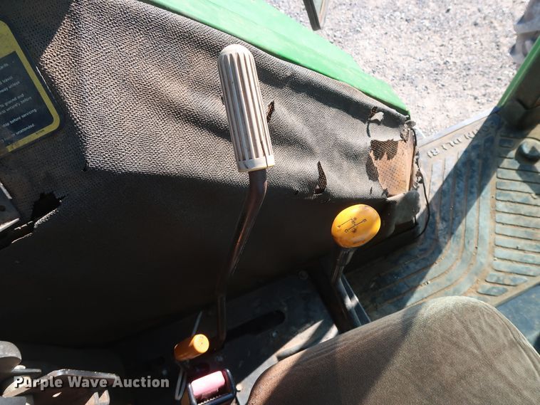 image for item GD9893 1998 John Deere 5510 MFWD tractor