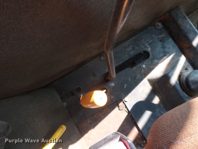 image for item GD9893 1998 John Deere 5510 MFWD tractor