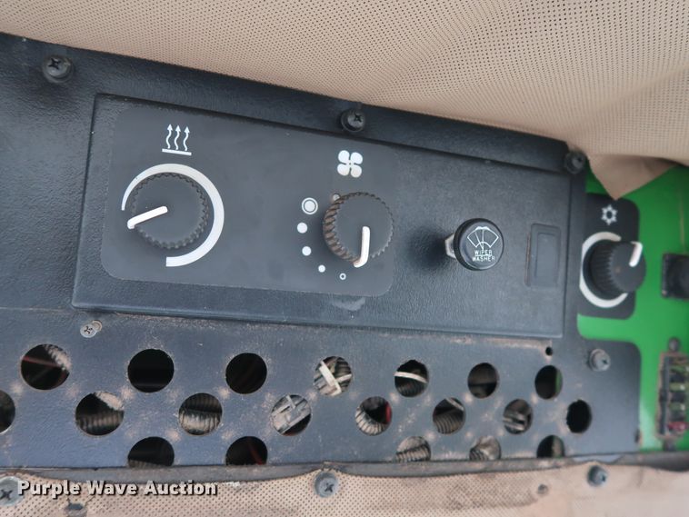 image for item GD9893 1998 John Deere 5510 MFWD tractor