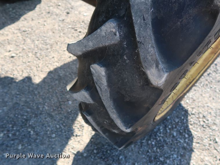 image for item GD9893 1998 John Deere 5510 MFWD tractor