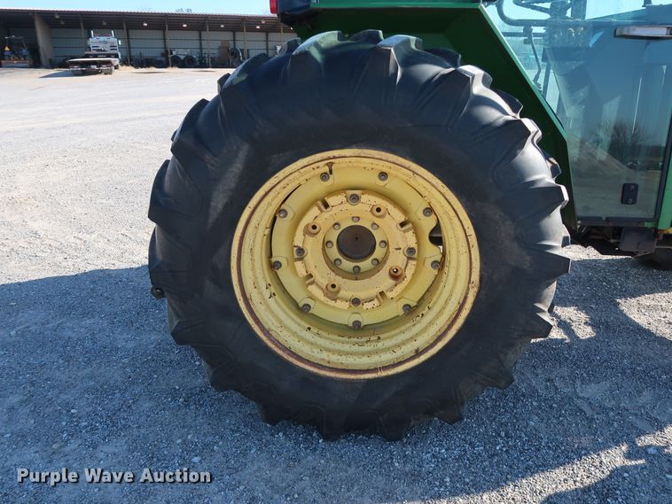 image for item GD9893 1998 John Deere 5510 MFWD tractor