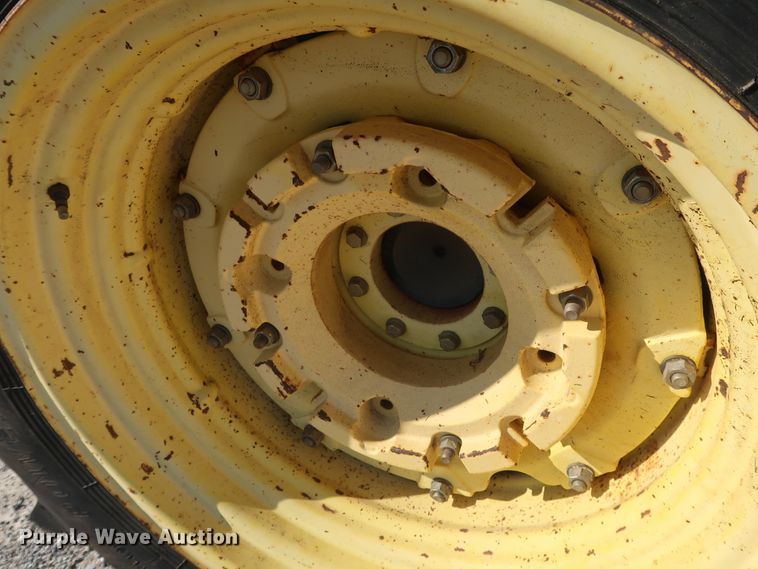 image for item GD9893 1998 John Deere 5510 MFWD tractor