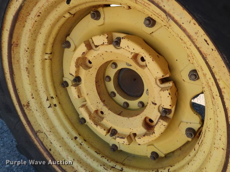 image for item GD9893 1998 John Deere 5510 MFWD tractor