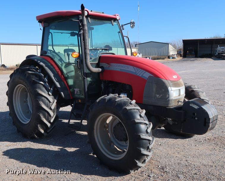 image for item GD9894 2011 McCormick T110 Max MFWD tractor
