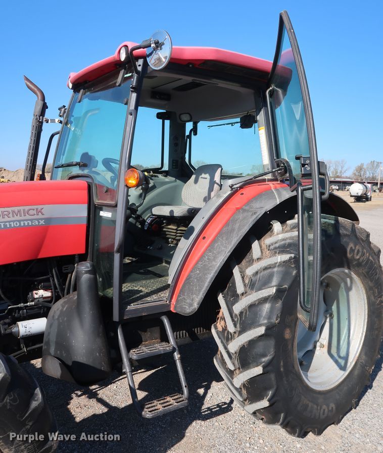 image for item GD9894 2011 McCormick T110 Max MFWD tractor