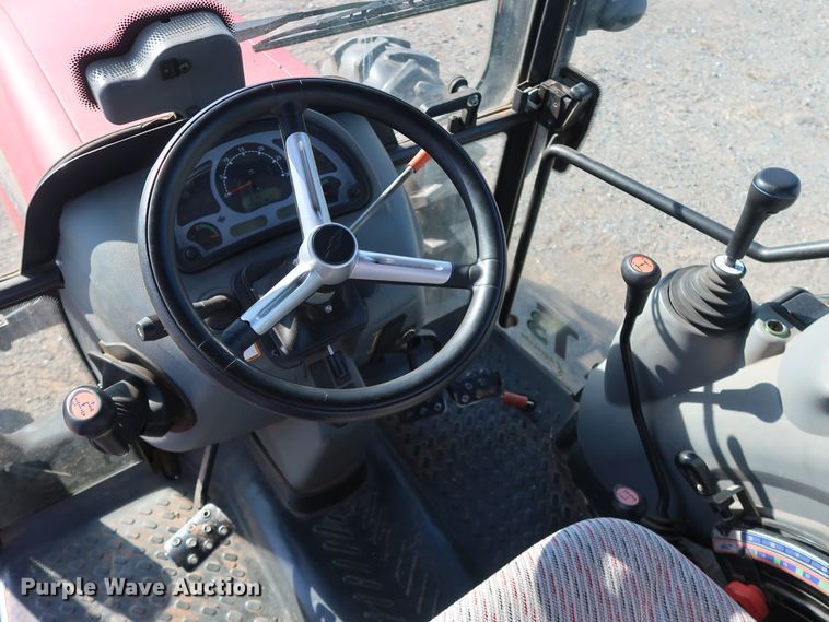 image for item GD9894 2011 McCormick T110 Max MFWD tractor