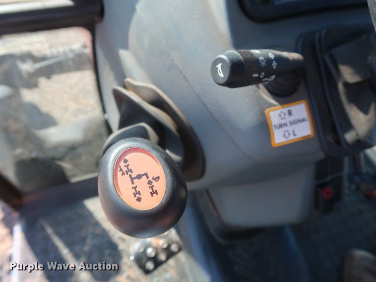 image for item GD9894 2011 McCormick T110 Max MFWD tractor