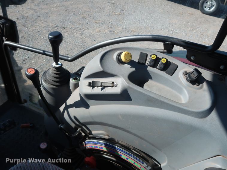 image for item GD9894 2011 McCormick T110 Max MFWD tractor